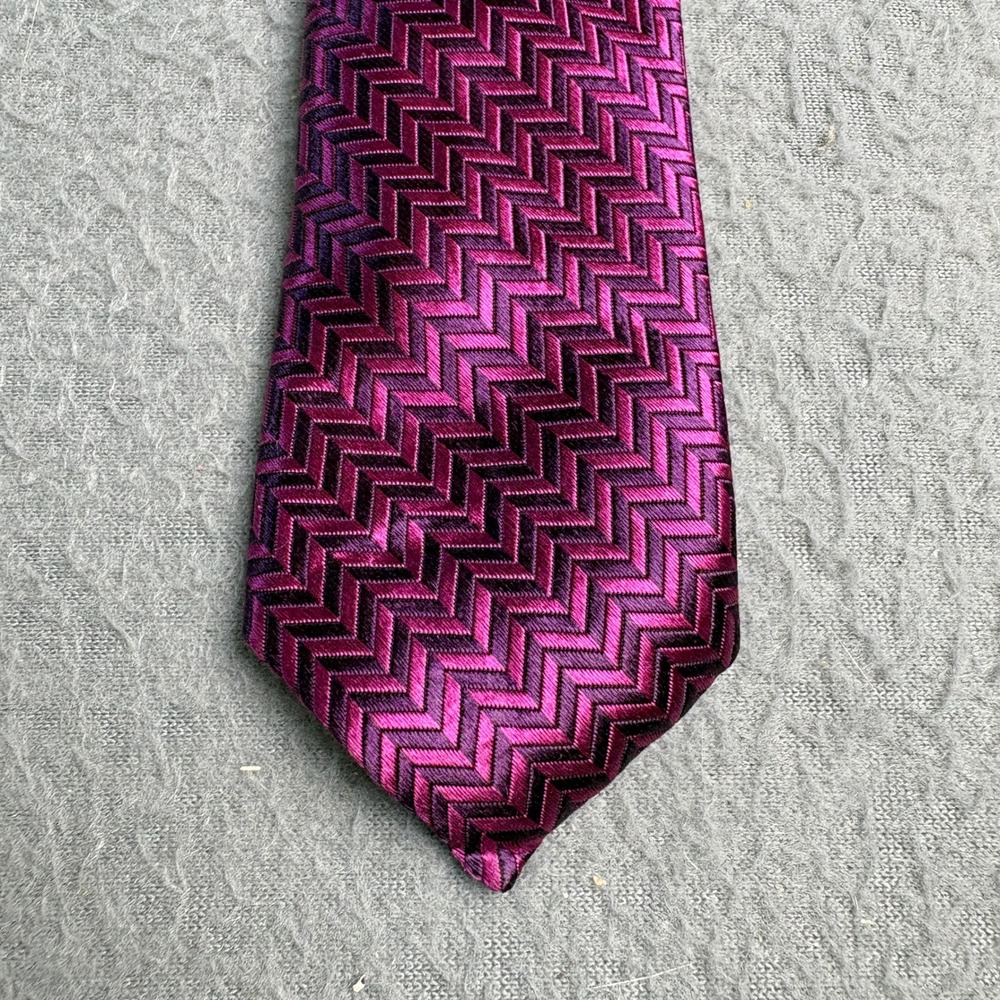 Paul Fredrick Mens Silk Necktie Magenta Pink Purple Chevron Herringbone Tie - Picture 3 of 8